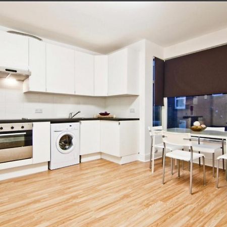 Private Room Close To Leeds University And City Centre Buitenkant foto