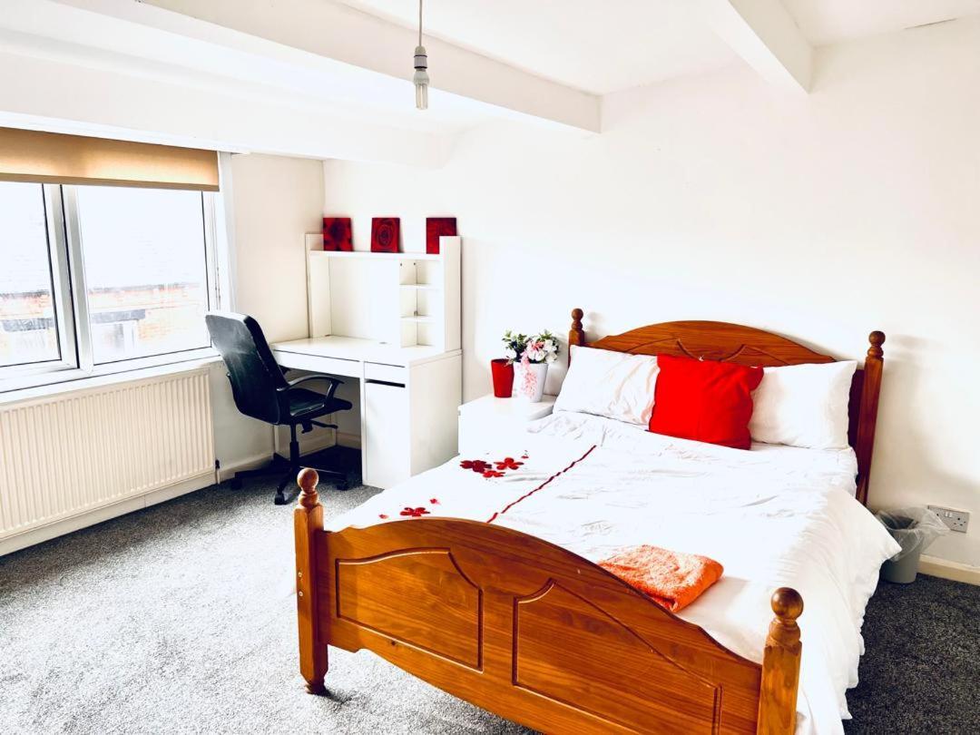 Private Room Close To Leeds University And City Centre Buitenkant foto