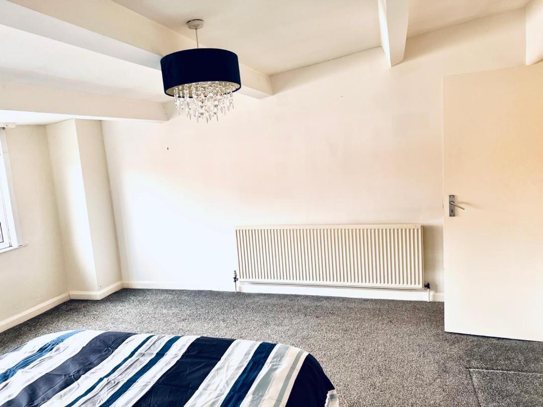 Private Room Close To Leeds University And City Centre Buitenkant foto