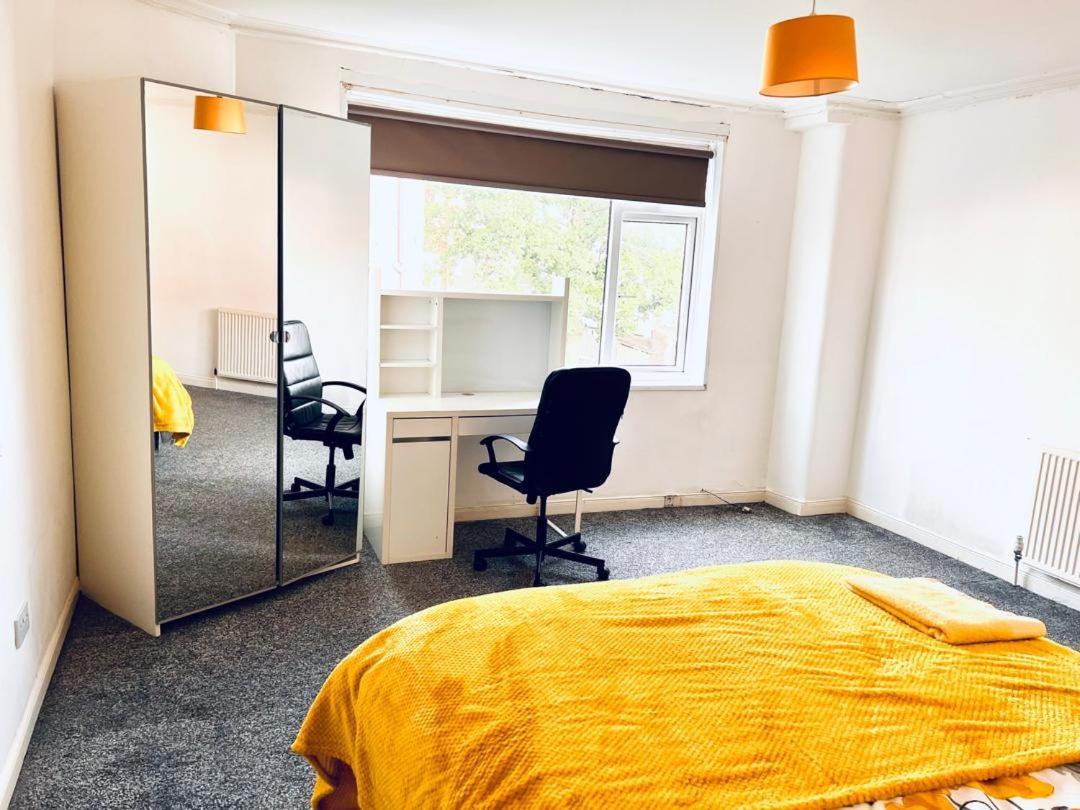Private Room Close To Leeds University And City Centre Buitenkant foto