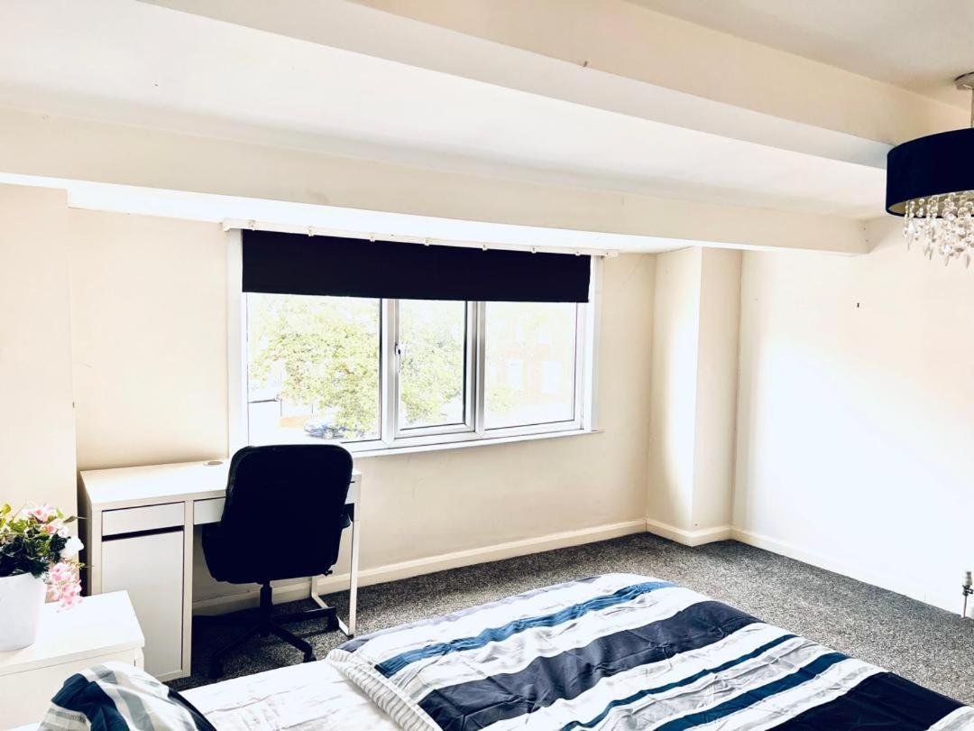 Private Room Close To Leeds University And City Centre Buitenkant foto