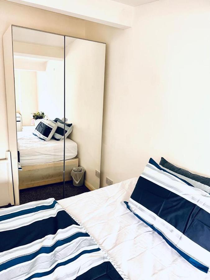 Private Room Close To Leeds University And City Centre Buitenkant foto